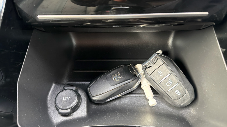 Peugeot 208 100kW Allure Premium 50kWh 5dr Auto Electric Hatchback